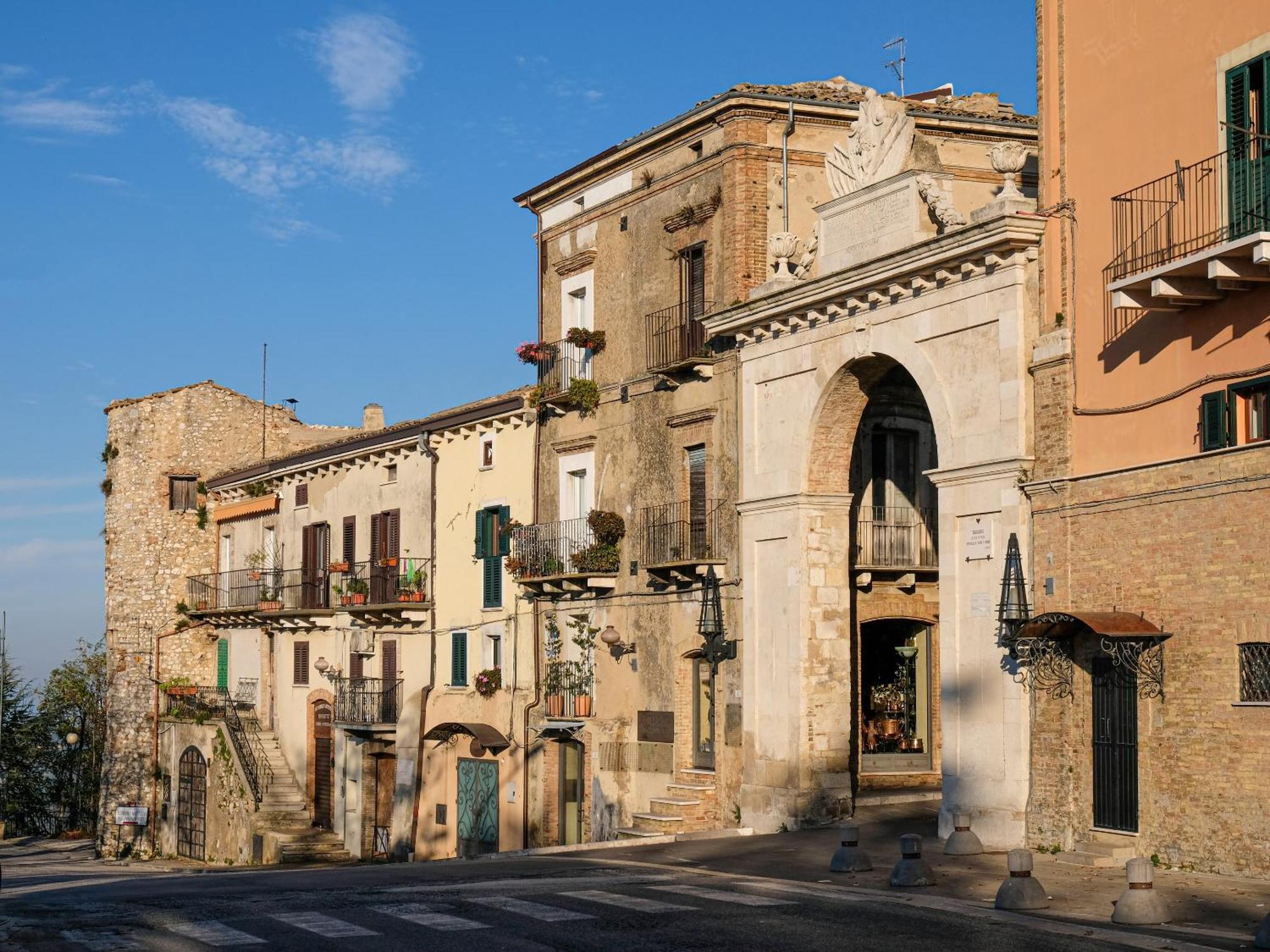 37Suited Guardiagrele Exterior foto